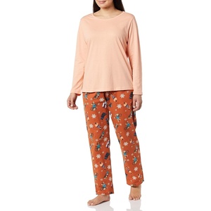 AmeriMark Women’s 2-Piece Flannel Pajama Set(Dogs/Cats)